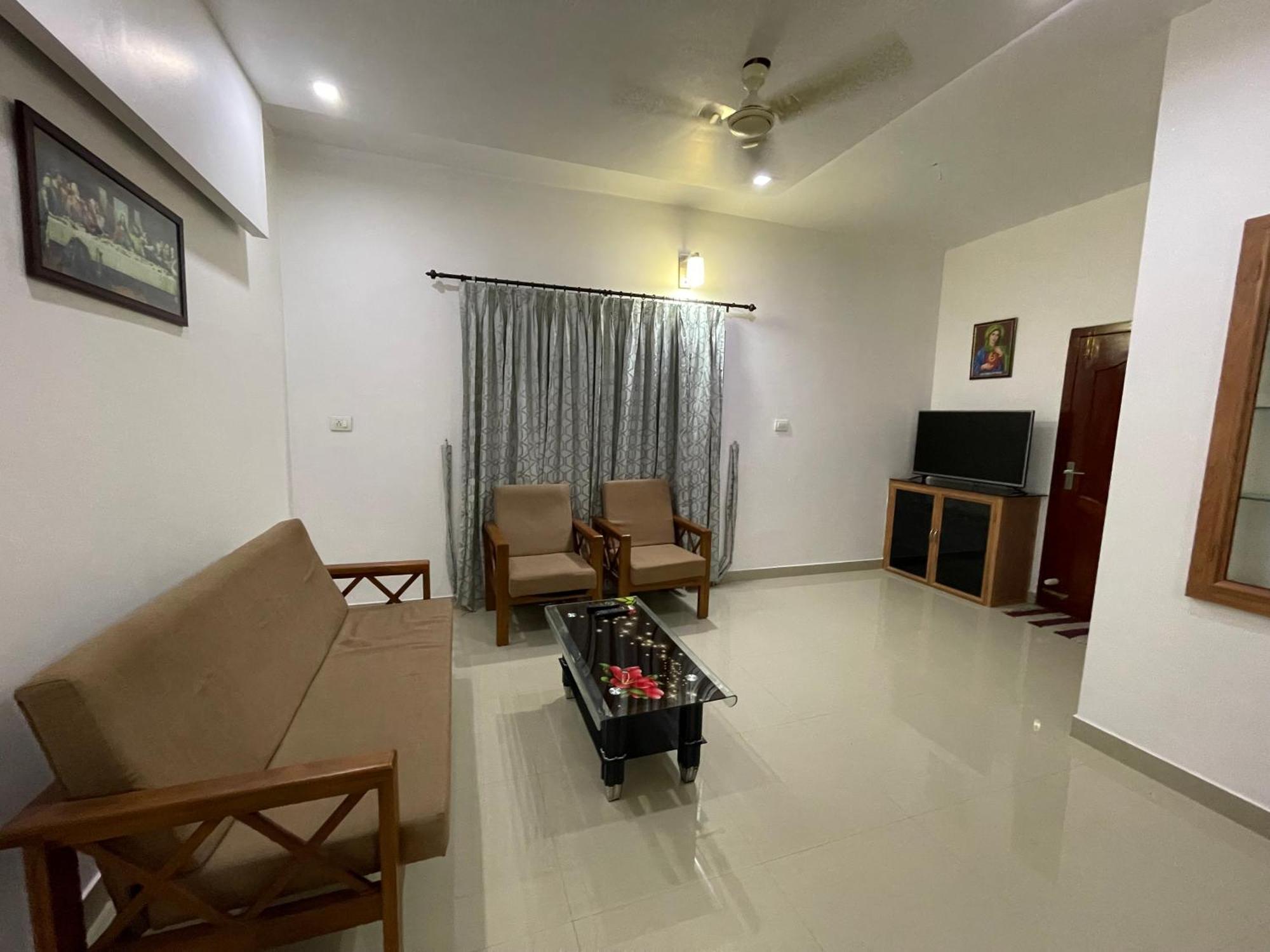 Dream Home Kochi Tripunithura Экстерьер фото