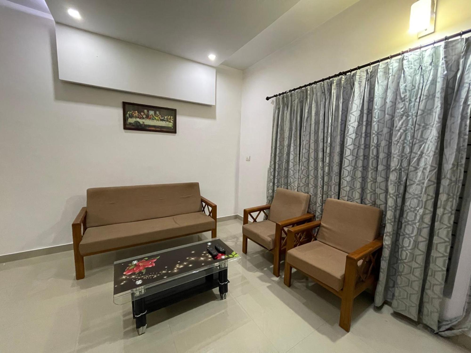 Dream Home Kochi Tripunithura Экстерьер фото
